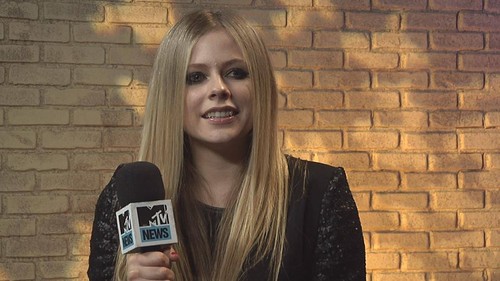 Avril Lavigne ~ MTV News Interview