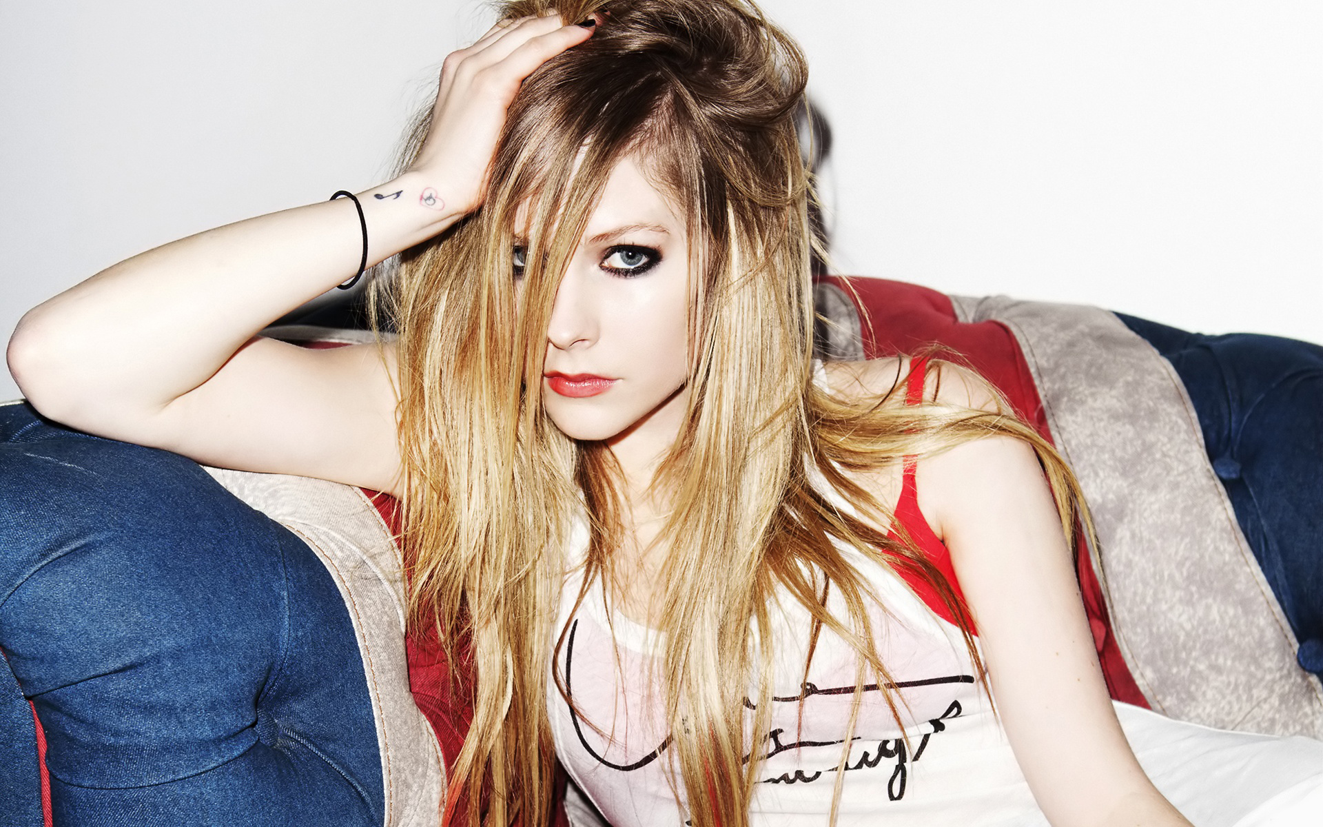 Avril Lavigne アヴリル ラヴィーン 壁紙 ファンポップ Page 6