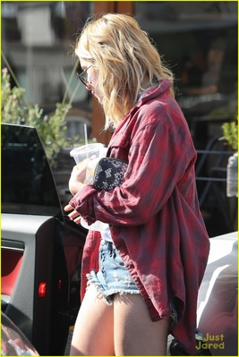  Out in Hollywood (May 25th, 2013)