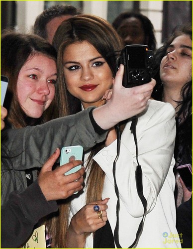  Selena at outside of BBC radio 1,London in may 22,2013
