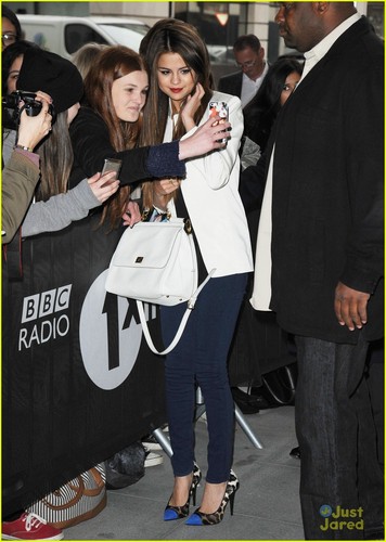  Selena at outside of BBC radio 1,London in may 22,2013
