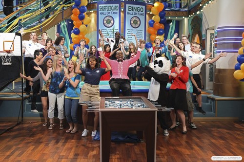  'The Suite Life on Deck' stills: 3x08 Party On!
