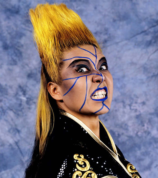 The-Wicked-Witches-Of-WWE-Bull-Nakano-wwe-divas-34663569-642-722.jpg