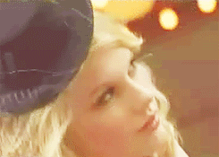 http://images6.fanpop.com/image/photos/34700000/Taylor-Swift-GIF-taylor-swift-34716843-245-175.gif