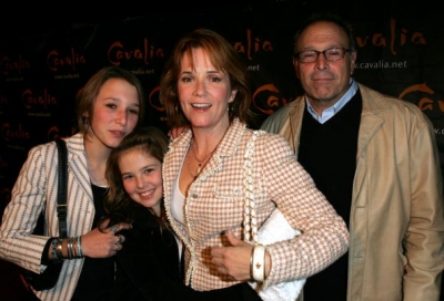  Zoey Deutch and family 2004