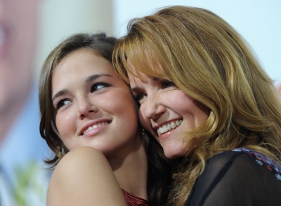  Zoey Deutch and family 2008
