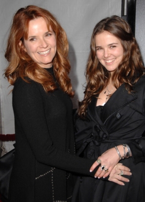  Zoey Deutch and family 2009