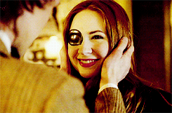  Amy and The Doctor Gifs :)