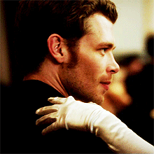  Klaus + “Stick out tongue when faced with Caroline”
