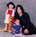 Michael Jackson with his kids Paris Jackson and Prince Jackson ♥♥ - michael-jackson photo