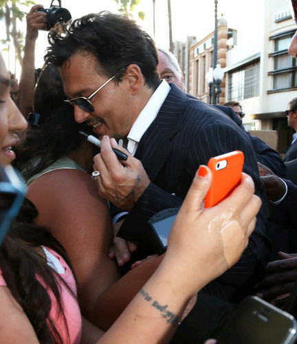  Sweet Johnny with fans! ♥ new pics