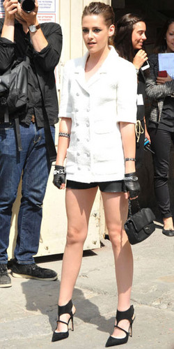  Kristen at the 2013 Chanel fashion show in Paris,France