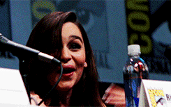  Emilia Clarke @ Comic Con 2013