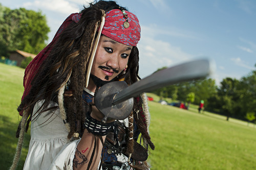  Captain Jack Sparrow Cosplay kwa SparrowStyle