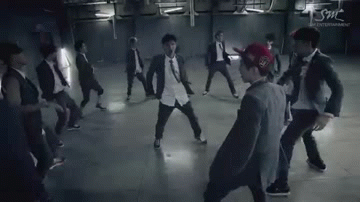 EXO ~ 'Growl' MV
