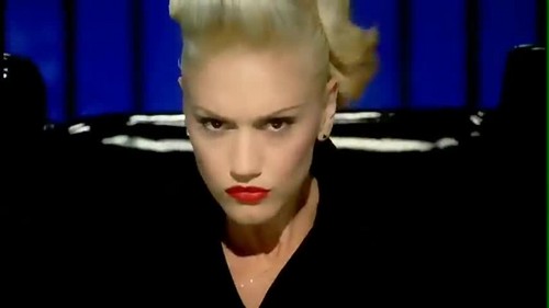  Gwen Stefani - Wind It Up {Music Video}