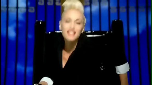 Gwen Stefani- Wind It Up {Music Video}
