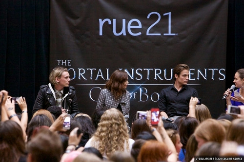  ‘THE MORTAL INSTRUMENTS’ cast at Chicago Ridge Mall (July 30, 2013)