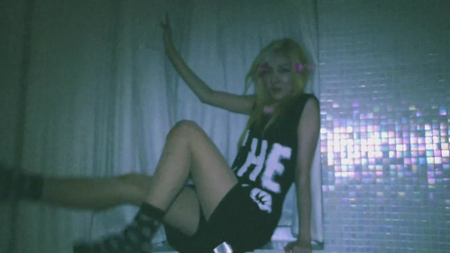  2NE1_DO anda Cinta ME MV Screen Shots