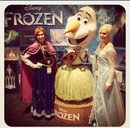  Anna and Elsa Cosplay