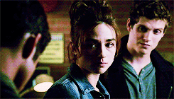  Lydia, te go with Stiles.