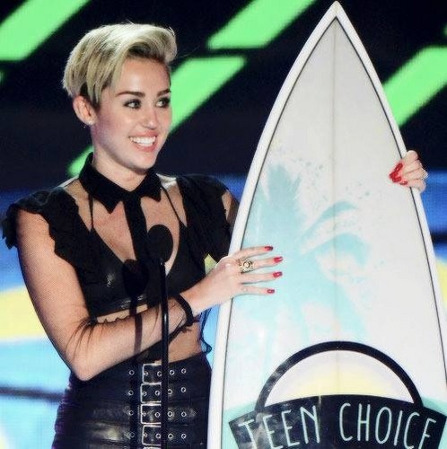 Miley's teen choice awards 2013 outfits