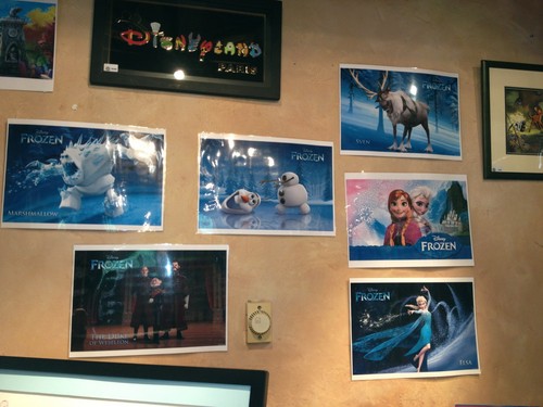  A little bit of Frozen at the Pueblo Trading Post in Disneyland Paris