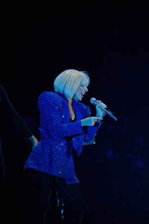  Lady Gaga performing 'Applause' at the 2013 এমটিভি VMAs