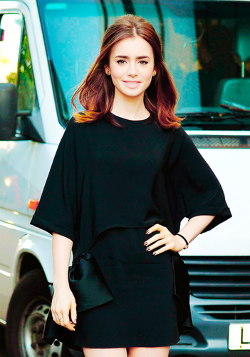  Lily at the ITV studios in Londra