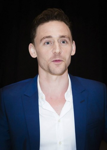 Tom Hiddleston