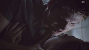  Allison Argent dreams about Isaac Lahey in Teen بھیڑیا 3b.