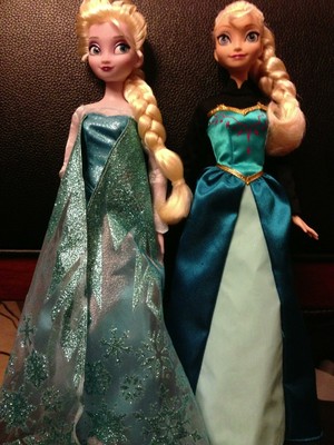  Elsa 玩偶