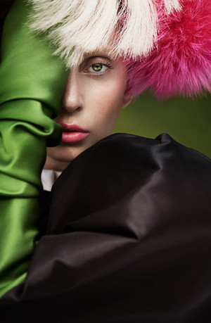  Lady Gaga for Elle Magazine kwa Ruth Hogben