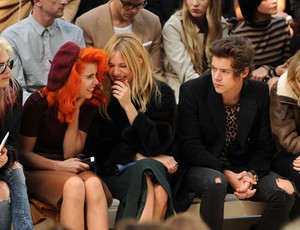 September 16th - Harry at burberry Fashion mostra in Londra