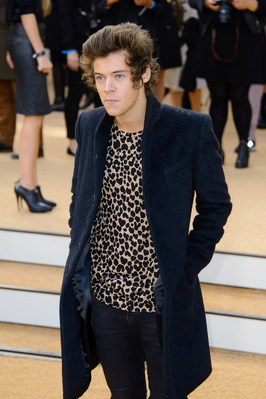  September 16th - Harry at chổ lồi ở cây, burberry Fashion hiển thị in Luân Đôn