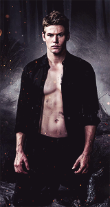 The Vampire Diaries Season 5 Poster