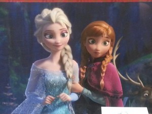  Anna and Elsa close up
