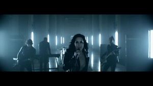  Demi Lovato - puso Attack {Music Video}