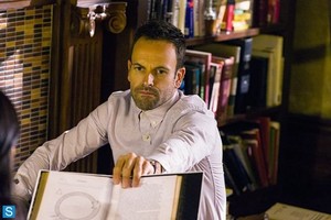  Elementary - Episode 2.03 - We Are Everyone - Promotional foto's