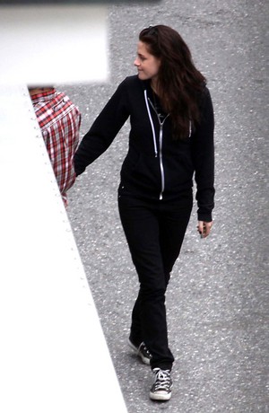  Kristen heading out to jantar with friends
