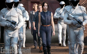  New Official Catching feuer still