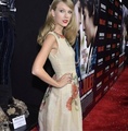 Tay at Romeo And Juliet premiere - taylor-swift photo