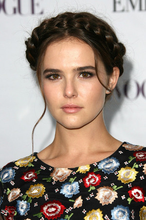 Zoey Deutch at the teen vogue young Hollywood party