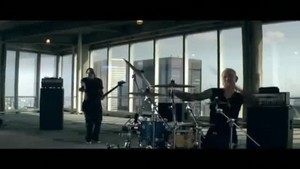 Breaking Benjamin - I Will Not Bow {Music Video}