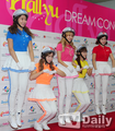 Crayon Pop on the red carpet at Hallyu Dream Concert 2013 - crayon-pop photo