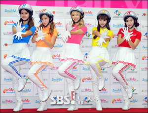 Crayon Pop on the red carpet at Hallyu Dream show, concerto 2013