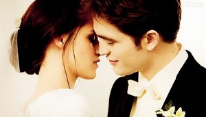 Edward & Bella kissing