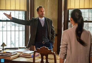  Elementary - Episode 2.05 - Ancient History - Promotional 照片