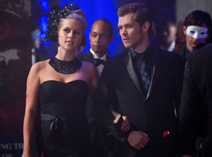 More stills from The Originals 1x03 ‘Tangled Up In Blue’ 