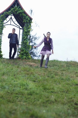  OUAT In Wonderland • Alice & Knave of Hearts 1x02
